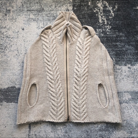 *SOLD* McQ Knit Poncho, szL - Picture 1 of 7